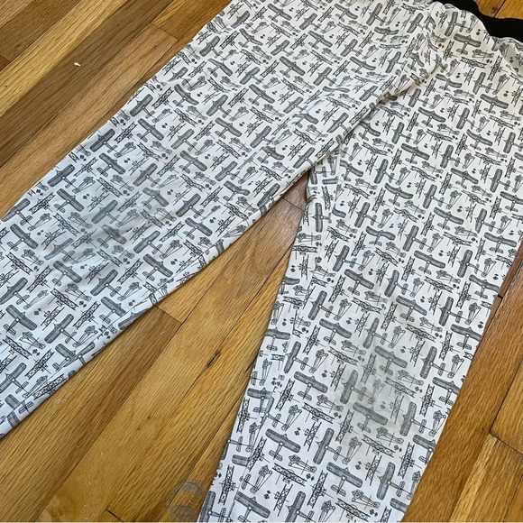 Petit Clair Airplane Pajama Set Boys Size 16 White / Black - Picture 13 of 16